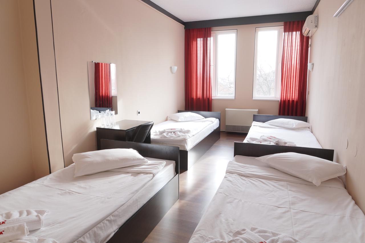 קאזאנלק Hotel Bagira מראה חיצוני תמונה