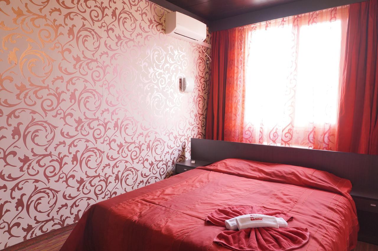 קאזאנלק Hotel Bagira מראה חיצוני תמונה